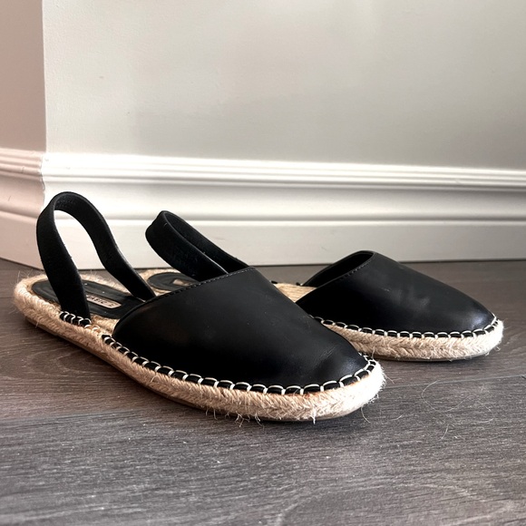 Zara vegan leather sandals - Picture 2 of 2